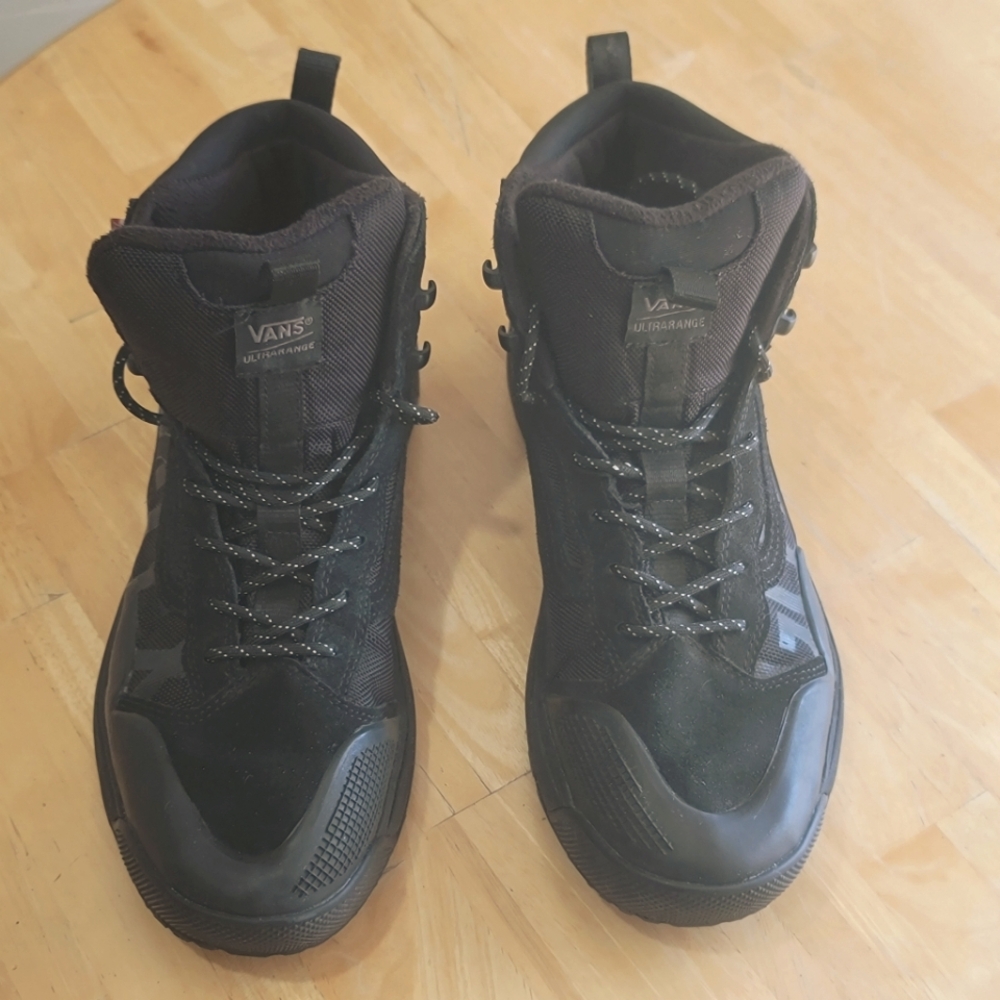 Vans Black hiking Sneaker/Boots Gortex Minor Wear